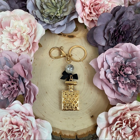 Chic Crystal Perfume Bottle Keychain Charm - Picture 12 of 16